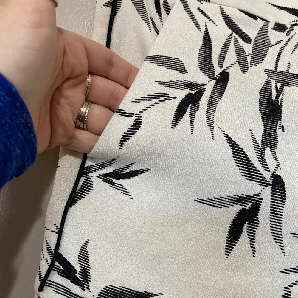 Topshop Floral Black White Dress Shorts - Picture 2 of 5
